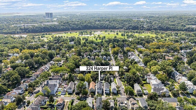 324 Harper Pl Unit 2