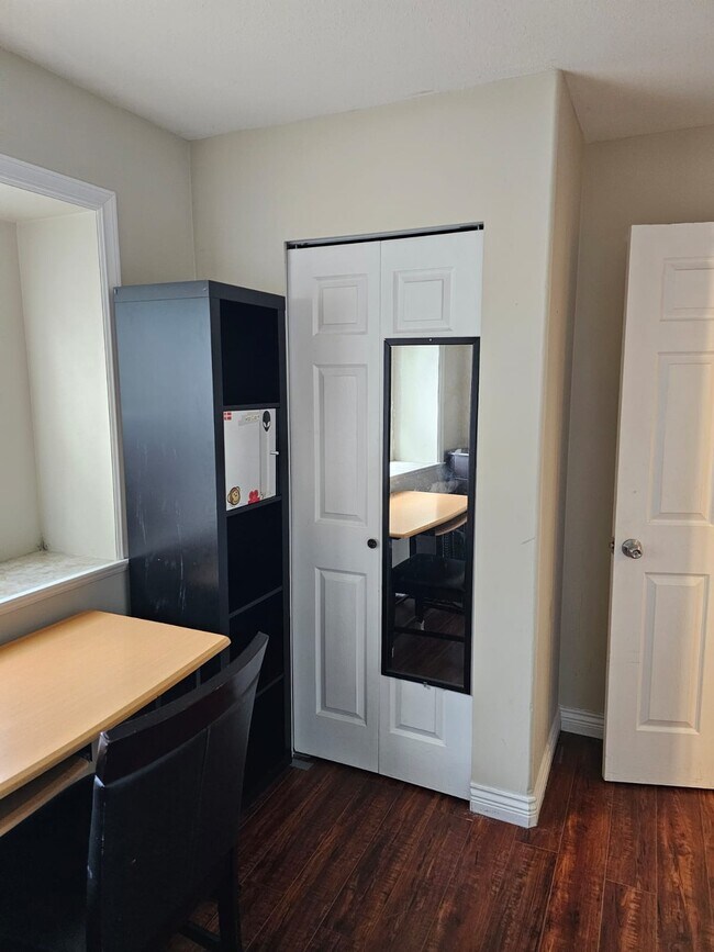 Photo - 5139 Fairmont St