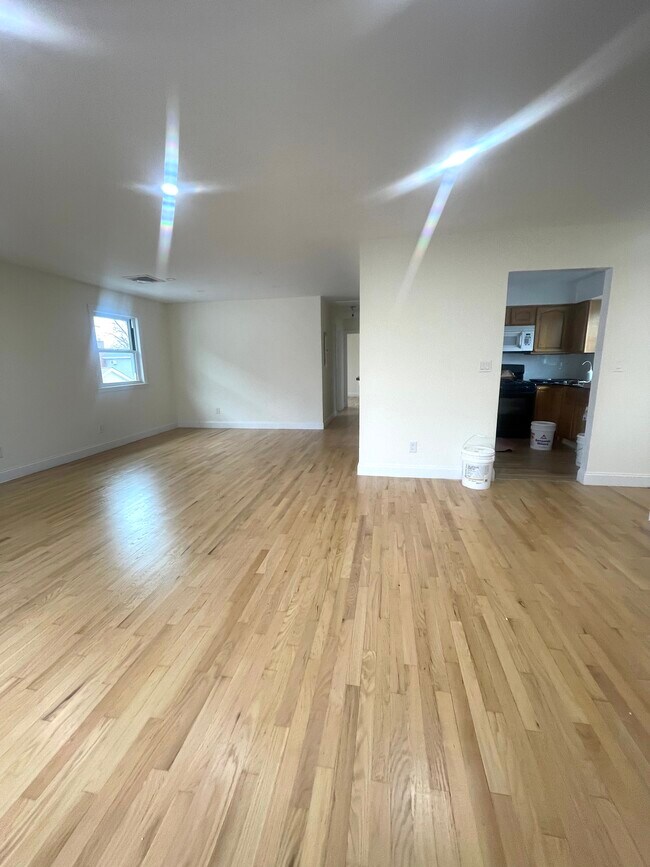 Photo - 160 Laconia Ave Unit 2