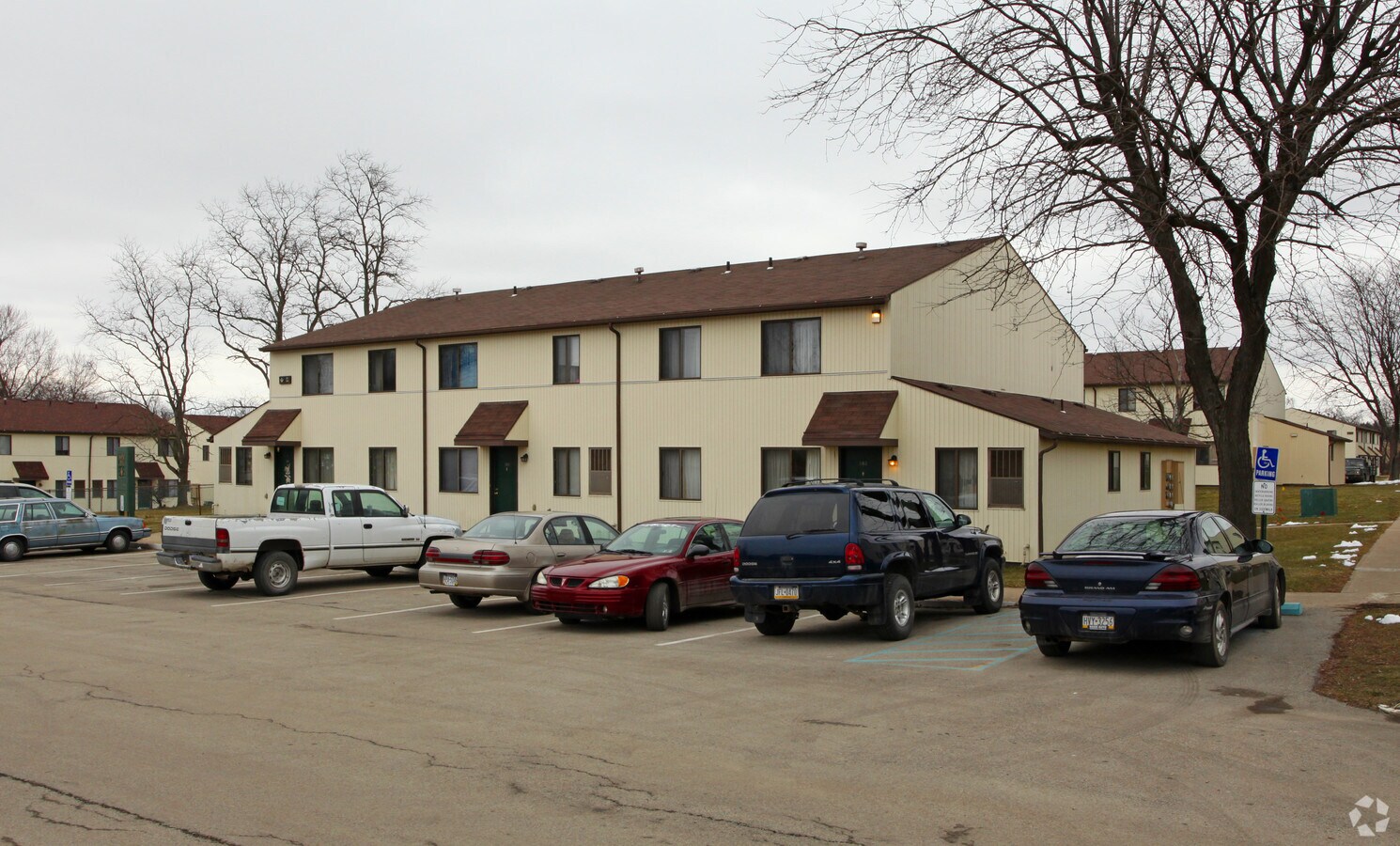 Photo - Maple Hill Apartments