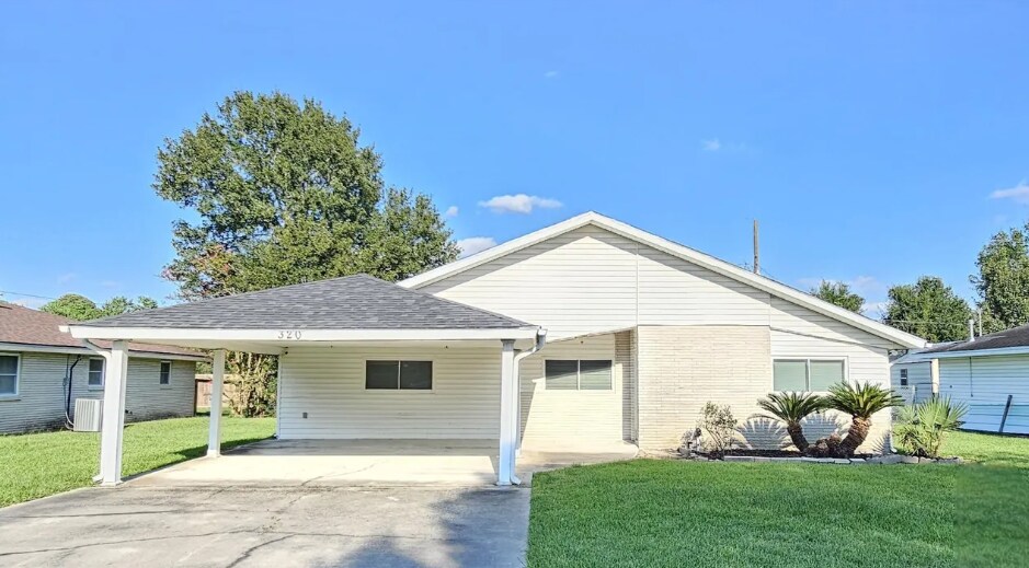 Photo - 320 Bell Ave