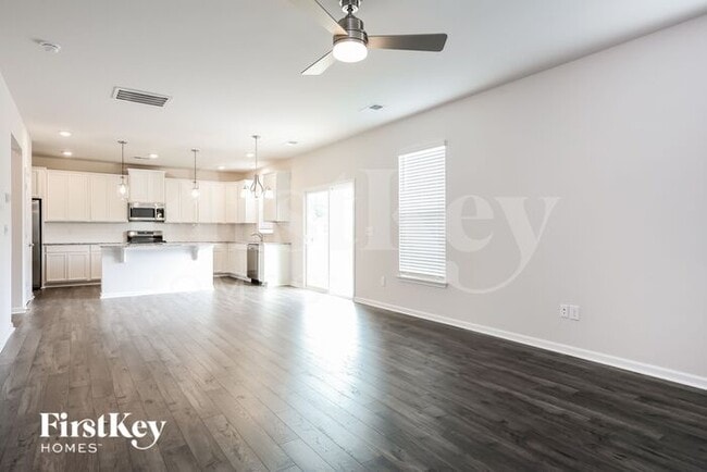 Photo - 300 Stonefence Dr