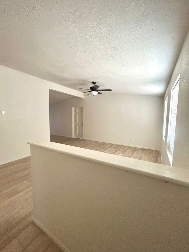 Photo - Conveniently located 3 Bedroom 1 bathroom home