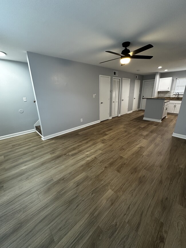 Photo - 2302 Maki Rd