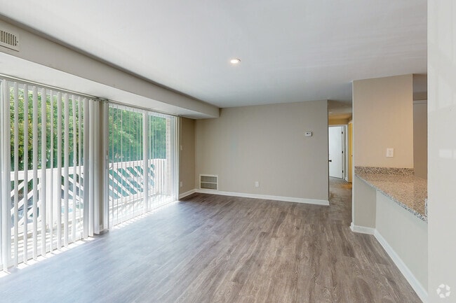 2BR, 2BA Briar Creek Commons