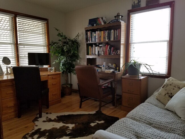 Photo - 121 Grove Ave Unit 1