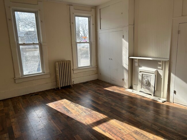 Building Photo - 810 N 6th St