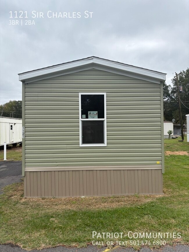 Photo - 1121 Sir Charles St