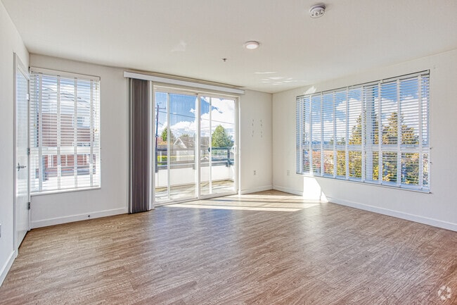 1BR, 1BA - 650SF