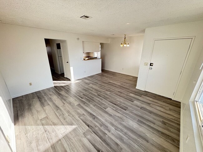 Photo - 2036 N Crawford St Unidad 1