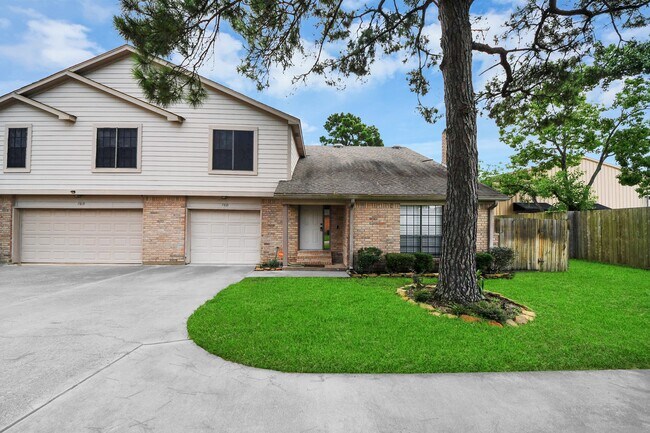 Building Photo - 7821 Theissetta Dr Unit 141