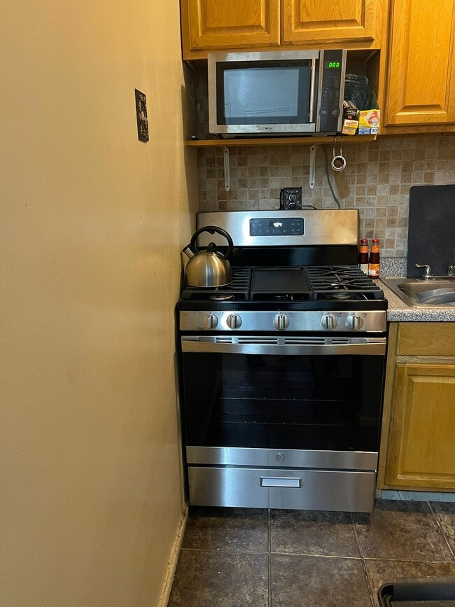 Photo - 50 Kenilworth Pl Unit 2D