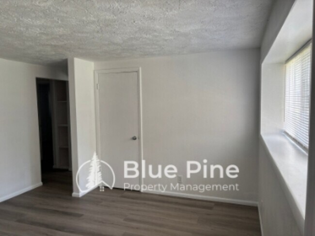 411 Gladstone St Unidad 1