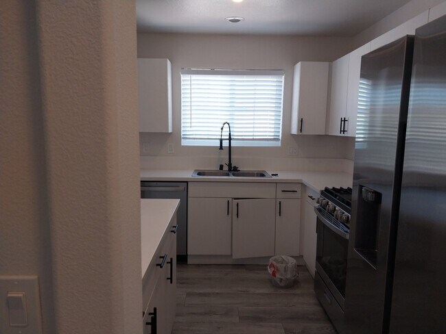 Photo - 10552 Pine Pointe Ave Unidad 202