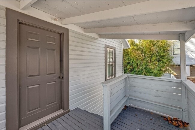 Photo - 2415 Columbia St