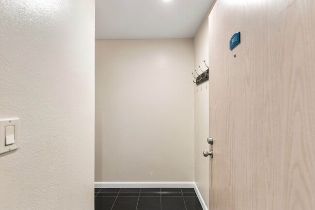 530 Melrose Ave E Unit 301