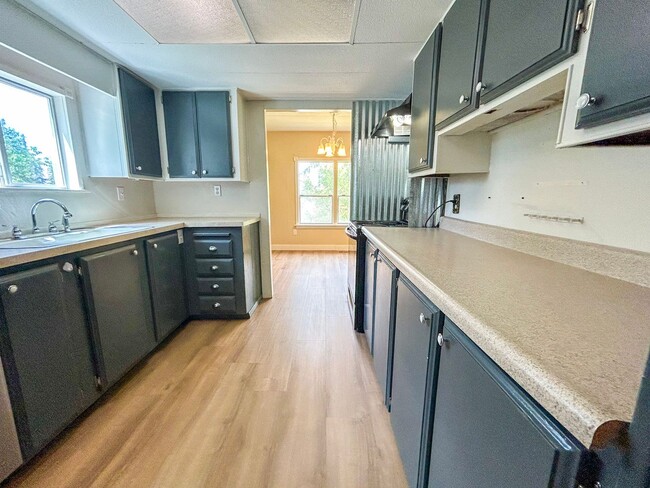 Photo - 8798 Holmquist Rd SE