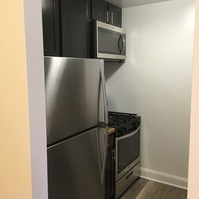 Photo - 541 W Oakdale Ave