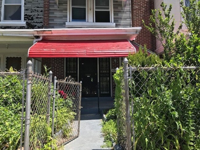 Building Photo - Large West Oak Lane home