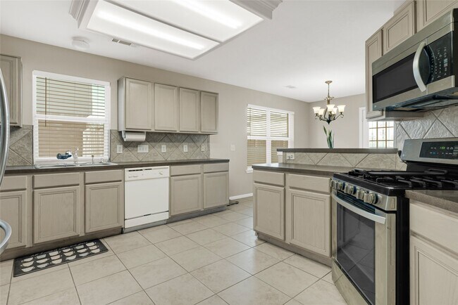 Building Photo - 8123 Solara Bend Ct