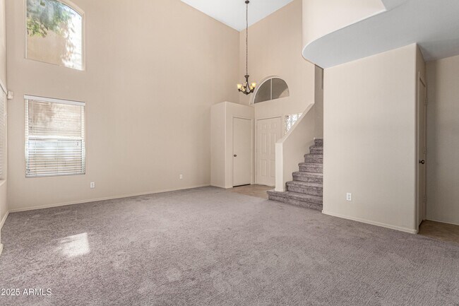 1334 E Helena Dr