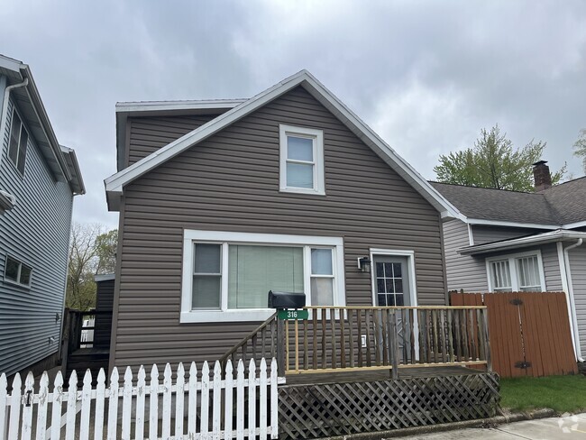 Building Photo - 316 W 11th St Rental