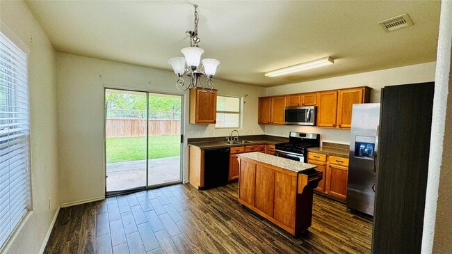 Photo - 4007 Hunter's Ridge Dr