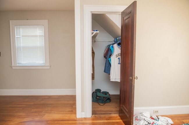 Photo - 18 Thompson St