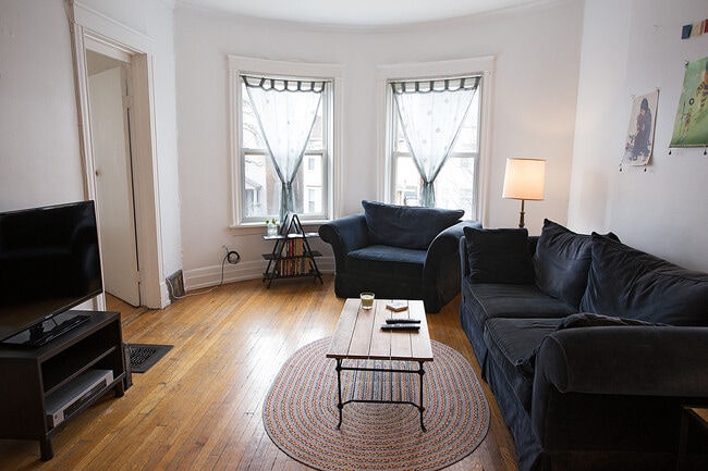 Photo - 2249 N Sawyer Ave Unidad 2