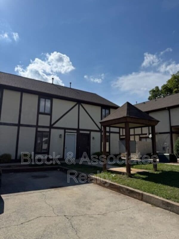 Building Photo - 605 Sunset Ave Unit Apt 7