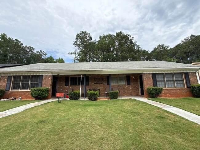 Building Photo - 1780 Southgate Ln SE Unit B