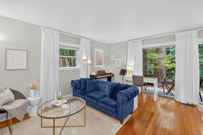 Photo - 930 Norland Rd Unit C