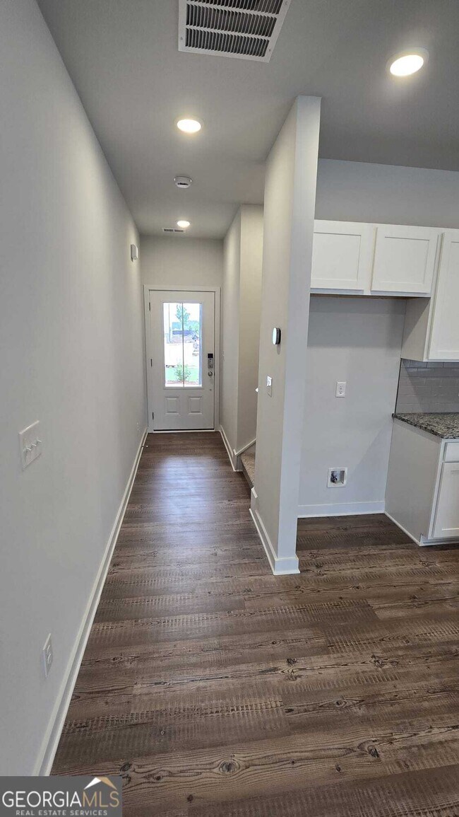 Photo - 17 Founders Dr