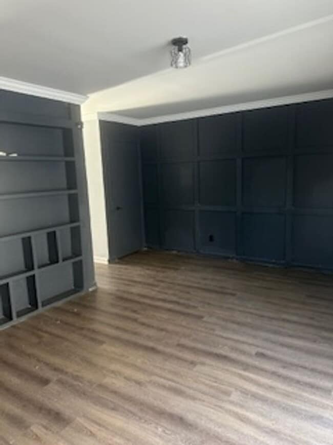 Building Photo - 3531 Lynhaven Dr Unit 3531D