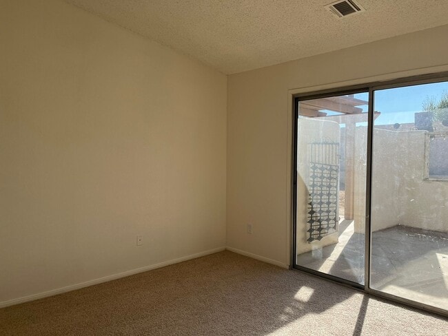 Photo - 4 Bedrooms 2 Bathroom home available in Victorville!!