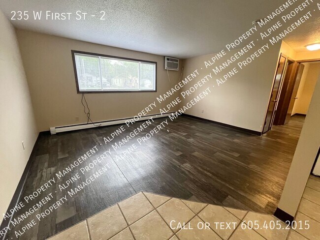 Photo - 235 W 1st St Unit 2