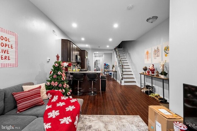 Photo - 1723 Monument St