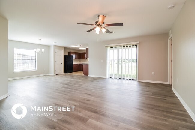 Photo - 719 Center Lake St