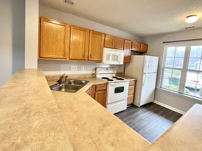 Photo - STEELECREEK TOWNHOUSE!