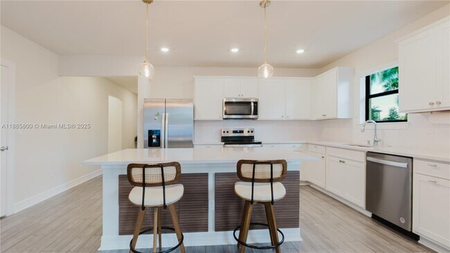 Photo - 3001 Hibiscus Ave