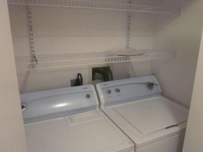 Building Photo - Spacious Condo in a Gated Community in Tracy Unit 105