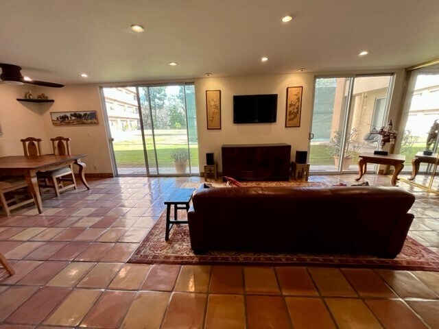 Photo - 100 S Doheny Dr Unidad 214 Rental