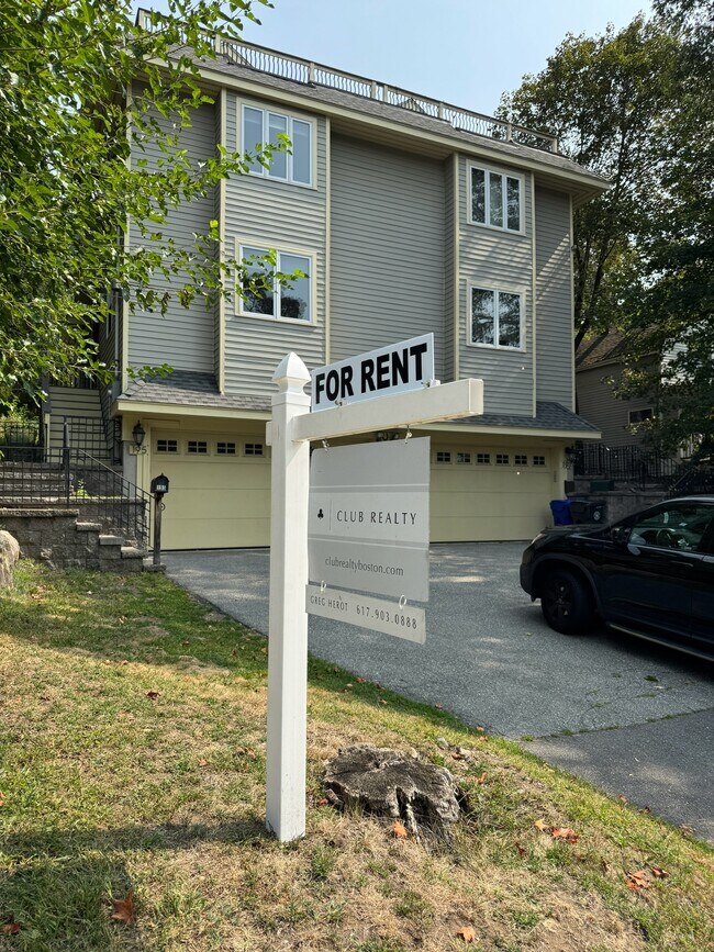 Photo - 195 Forest St