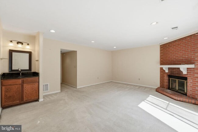 Photo - 6012 Crown Royal Cir