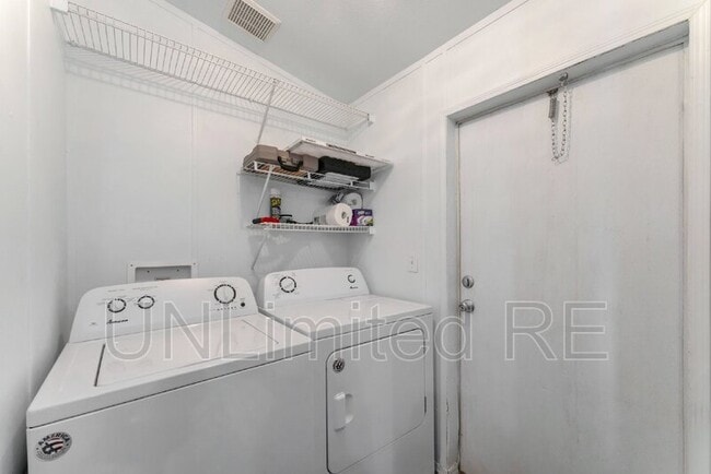 766 E Zuni Dr