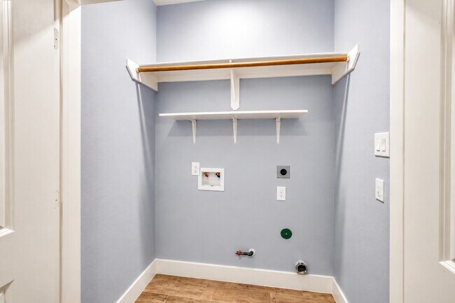 Photo - 3605 Billingsley St