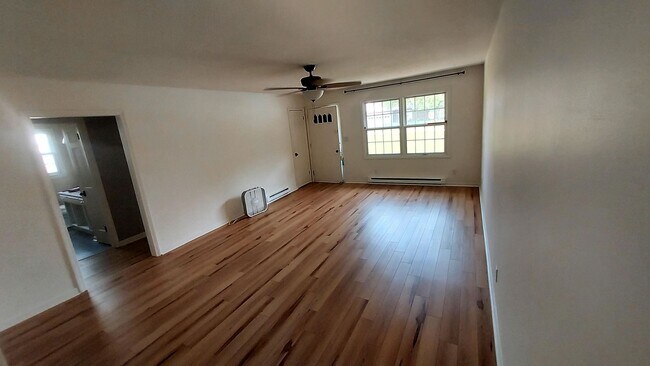 2112 Charles Dr