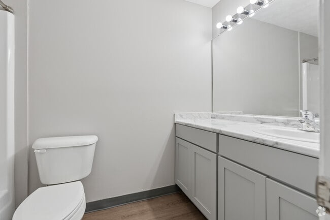 2BR, 2BA - 1,242SF - Primary Bathroom