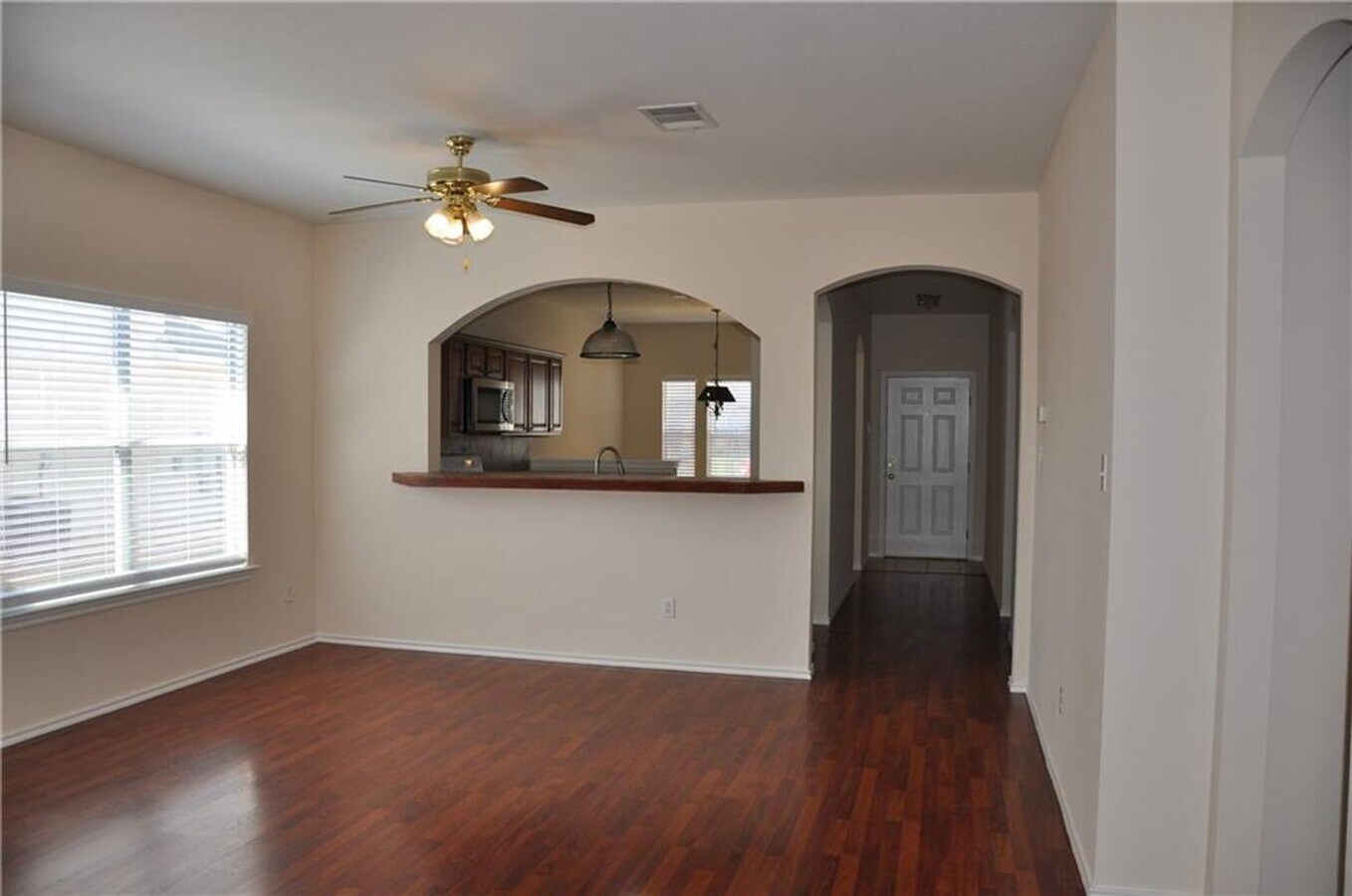 Charming 3 Bedroom in Heart of Hutto. - Charming 3 Bedroom in Heart of Hutto.