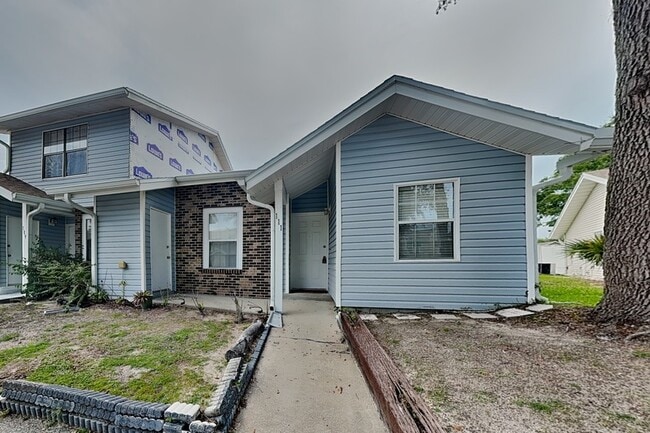 Building Photo - 111 Hidden Arbor Ct